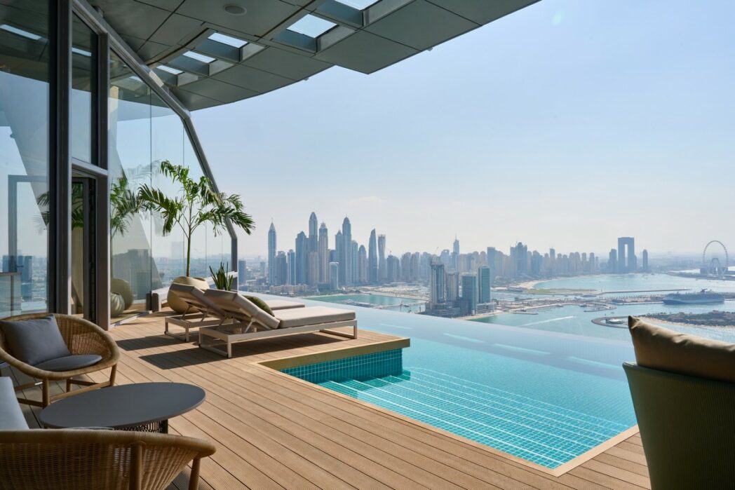 Aura Skypool Dubai Palm Tower