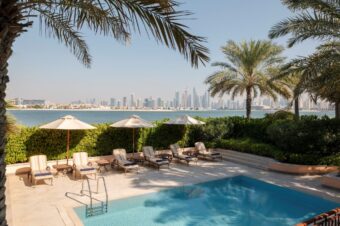 Дворец под сенью пальмы: отдых в Raffles The Palm Dubai